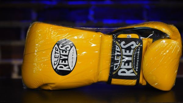 Cleto Reyes Hook and Loop Gloves (18oz, Brilliant Yellow)