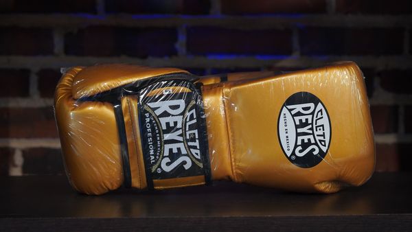 Cleto Reyes Boxing Gloves 16 oz - BOXING AT THE DEPOT